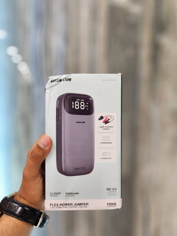 پاوربانک و جامپ استارتر خودرو گرین لاین مدل Flex Power GNFLXJUMP10GY ظرفیت 10000 میلیآمپر ساعت با جریان لحظهای 1000 آمپر، شارژ سریع USB و چراغ قوه 3 حالته، مناسب روشن کردن موتورهای بنزینی تا 6 لیتر و دیزلی تا 3 لیتر